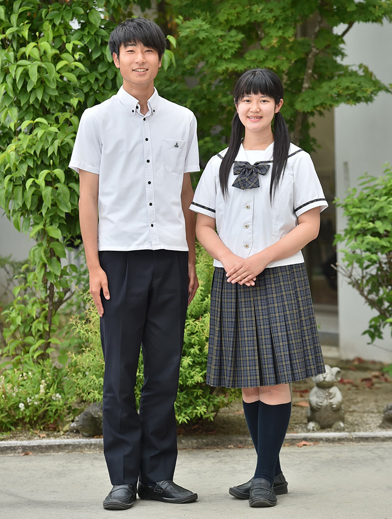 制服紹介｜学校案内｜八女学院中学・高等学校｜公式サイト