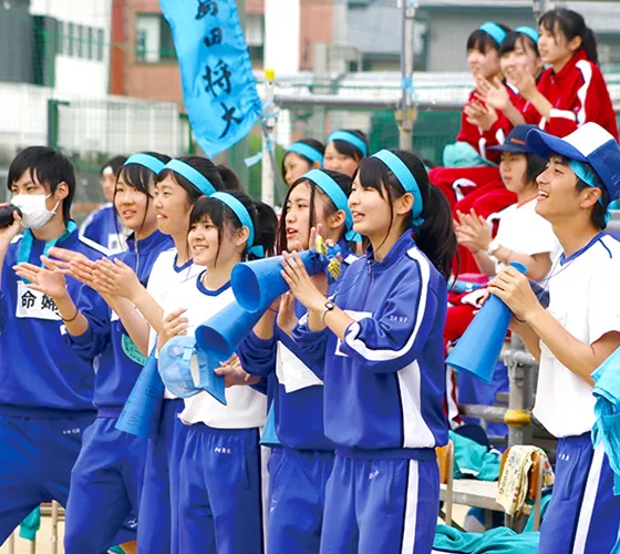 運動会の応援の様子